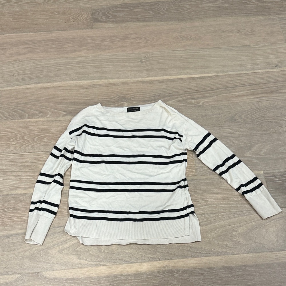 Banana Republic White sweater with Black Stripes
